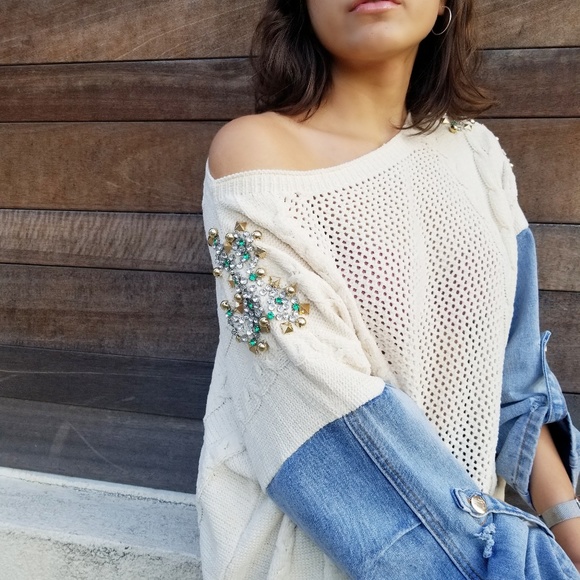 Beautiful and Perfect Sweater - Picture 4 of 4